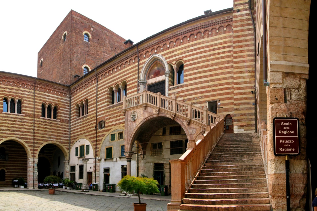 Palazzo della Ragione, sede della Galleria d'Arte Moderna, GAM, Verona